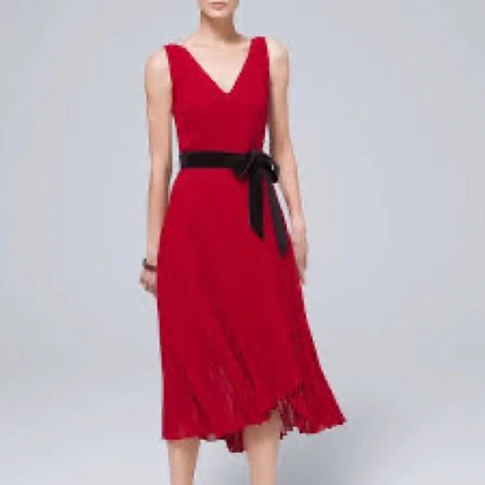 Gorgeous Red Dress 🖤🖤❤️NWT by WHBM - Picture 1 of 13